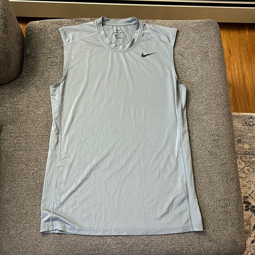 MEN'S • Nike Dri Fit Cut-Off Tank (M)